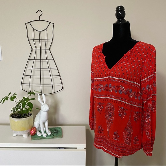 Red flowy blouse with white and mauve floral print - Picture 2 of 5